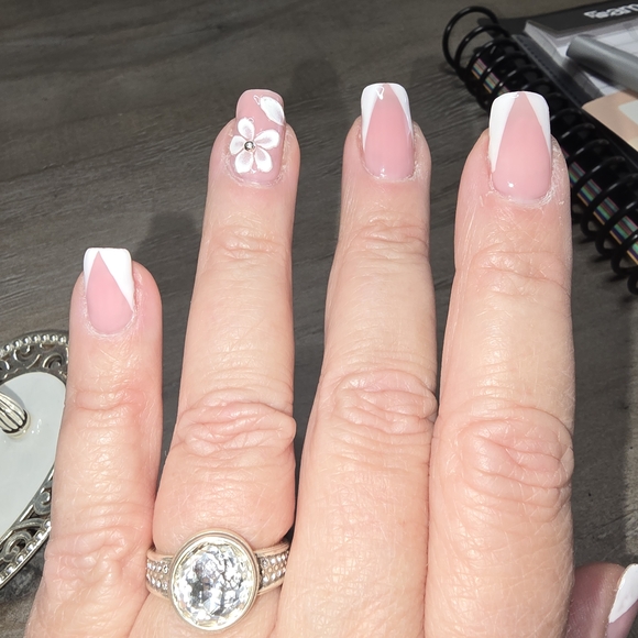 BRIGHTON RING AND RING HOLDER - Picture 3 of 7